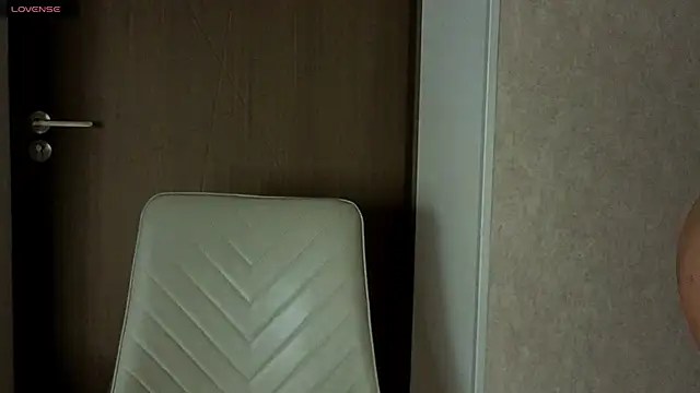 NoFace_Model Live XXX-chat