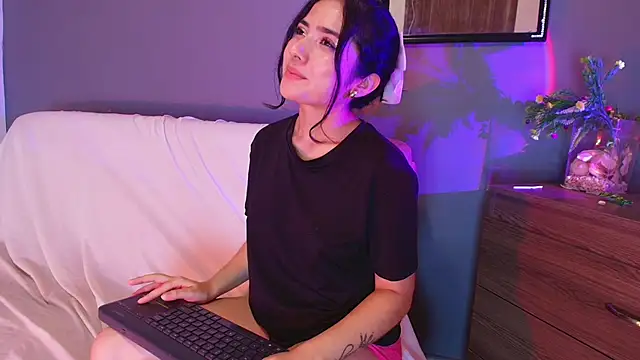 Chat XXX ao vivo de adara_johnson__