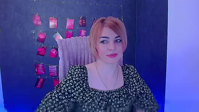 CuttieEmma Adlı Modelin Canlı XXX Sohbeti