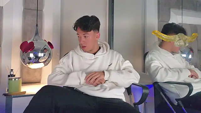 Austin_Reedssのウェブカメラショー