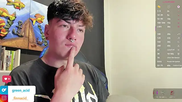 Green_acid01: διαδικτυακό σόου στην κάμερα