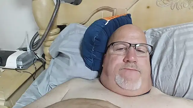 Bigbear0563 在線直播表演