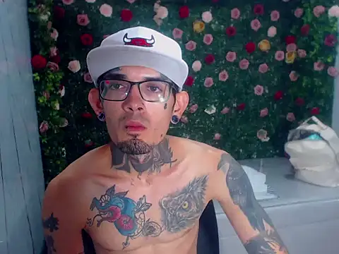 Boy_tatto77's Webcam Show