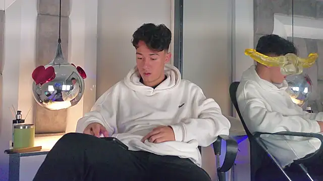 Show modela Austin_Reedss na web-kameri