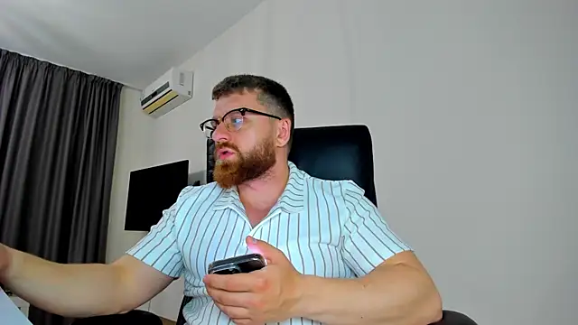 Findom_guyのライブXXXチャット