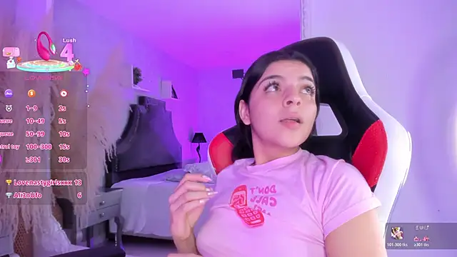 Chatroom XXX en direct de KarelyMitchel