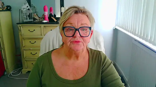 دردشة BridgetBlueEyes الجنسية المباش رة