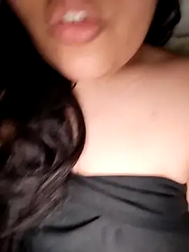 Pertunjukan Kamera Web Annerae