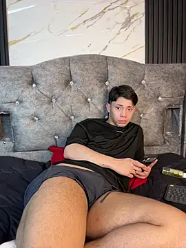 Noah-ledom ওয়েবক্যাম শো