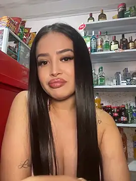 Pokazy przed kamerką – Sara_fun