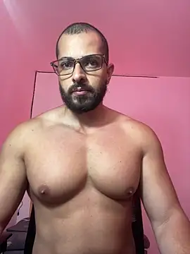 magnumchris Adlı Modelin Canlı XXX Sohbeti