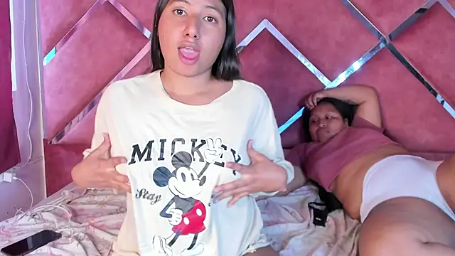 SolTully Adlı Modelin Canlı XXX Sohbeti