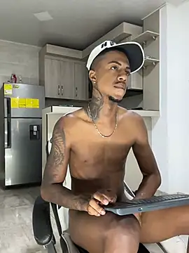 YeremiBrowm Show in webcam