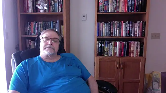 Show modela Vinyl22@xh na web-kameri