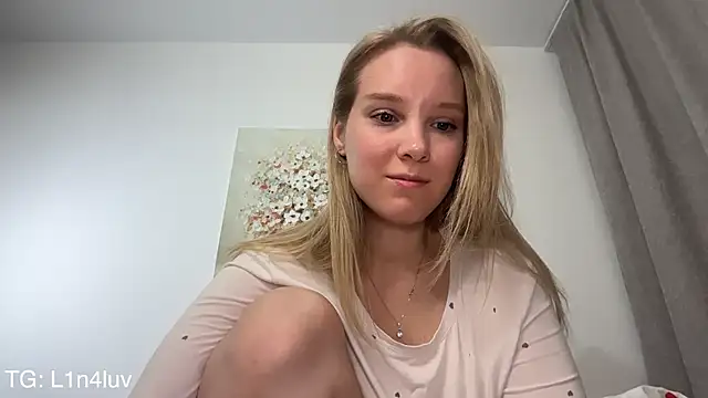 แชท XXX สดของ AIicaparkerc