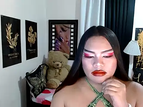 Webkamerová show TSbrianaHugeCock