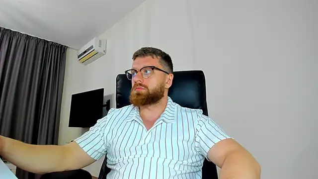 Findom_guy: онлайн-секс-чат