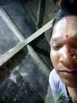 Chat XXX en directo de Loomaraj