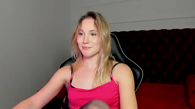 ElaraVoltage Chat XXX live