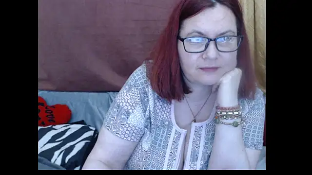 PlayfullMature Chat XXX live