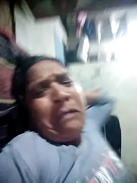 Chat +18 de Loomaraj ao vivo