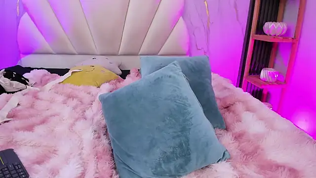 Pokazy przed kamerką – AliiceWonderland_