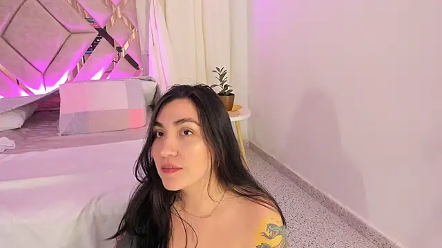 KathiaJenner's Live XXX Chat