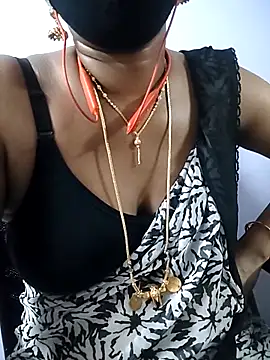 Chat +18 de Maaya_sweety ao vivo