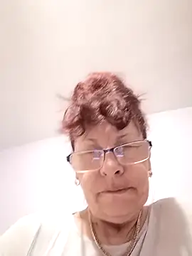 flymyrya123's Live XXX Chat