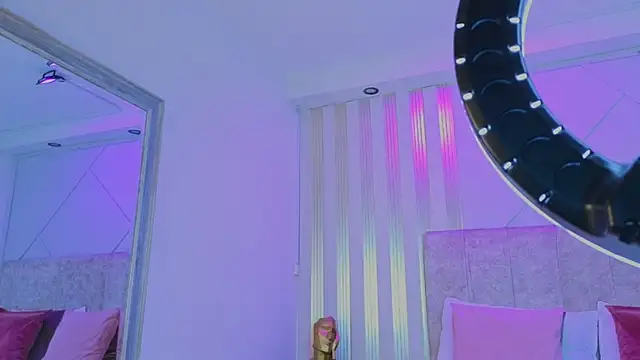 j_belle_'s Live XXX Chat