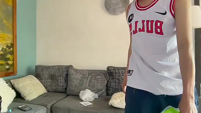 Chat +18 de Andy_Belier23 ao vivo