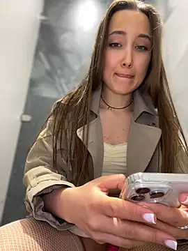 ICrazyOneIRLのライブXXXチャット