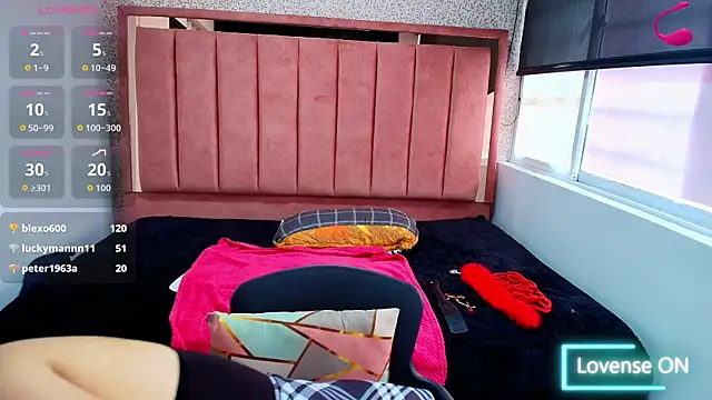 Chatroom XXX en direct de Barbara_fox__