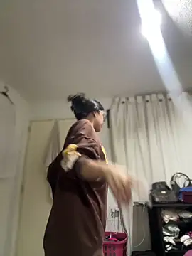 Mila_Morgan Adlı Modelin Canlı XXX Sohbeti