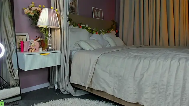 Dearly_Emily Show in webcam