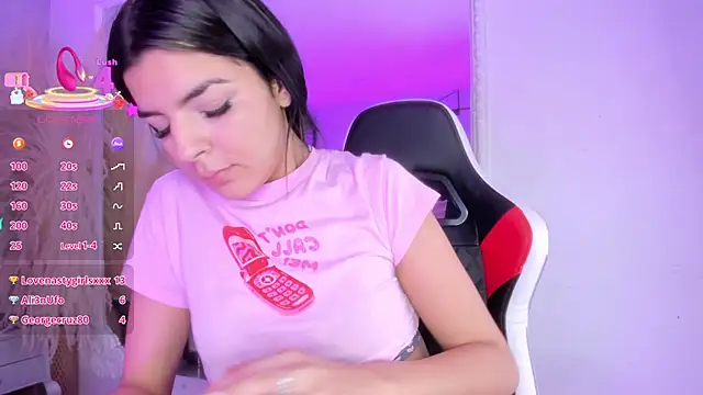 KarelyMitchelのライブXXXチャット