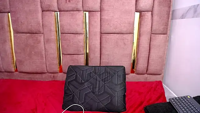 CHLOESHOW Chat XXX live