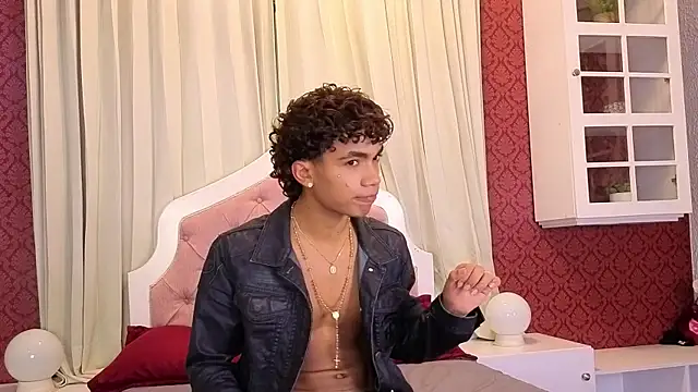 AlanCutee 现场XXX聊天