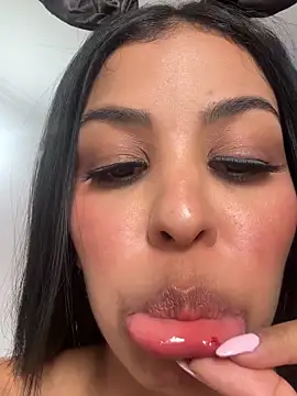 XXX chat uživo modela Valerie-S