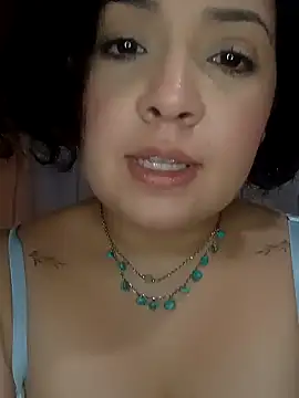 Show de ViviAngel_21 na webcam