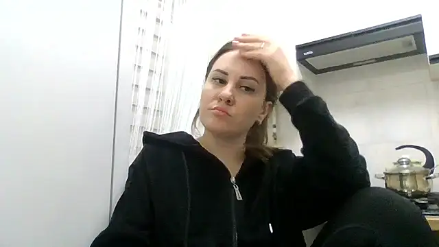 Chat +18 de MeadowEyes ao vivo