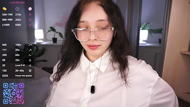 Chat XXX en directo de HannaHayles