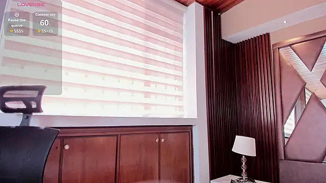 AidaJones 现场XXX聊天