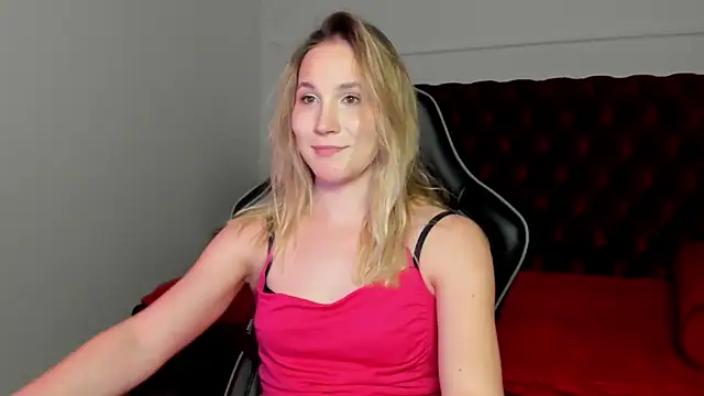 ElaraVoltage Adlı Modelin Web Kamerası Şovu