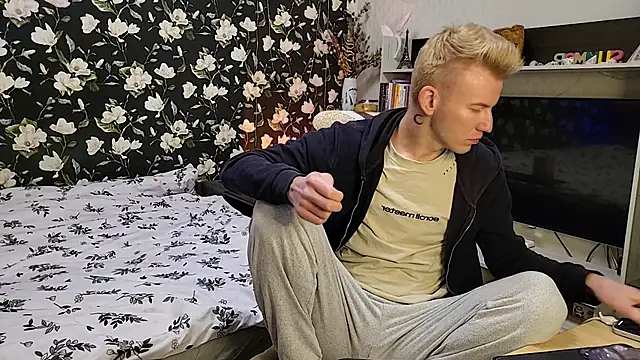 Вебкам-шоу Vuitton