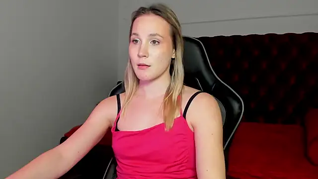 Živý XXX chat ElaraVoltage