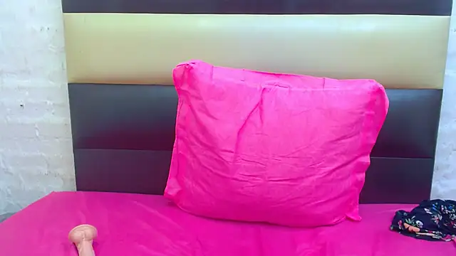 SweetSinAura's Live XXX Chat