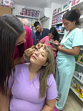 kandalove: διαδικτυακό σόου στην κάμερα