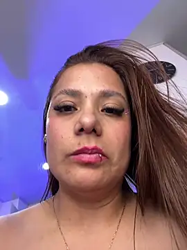 Pretty__Milf's Live XXX Chat