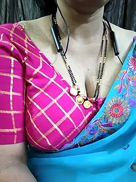 Chat XXX ao vivo de bhuvana_555